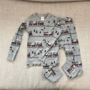 Hanna Andersson Winter Animals Train Pajama set. Size 5